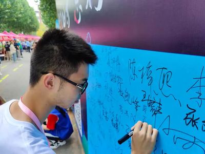 信息學院圓滿舉辦2021級本科新生迎新工作，科技信息咨詢服務成亮點